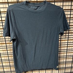 Vuori men’s medium shirt. Navy blue.